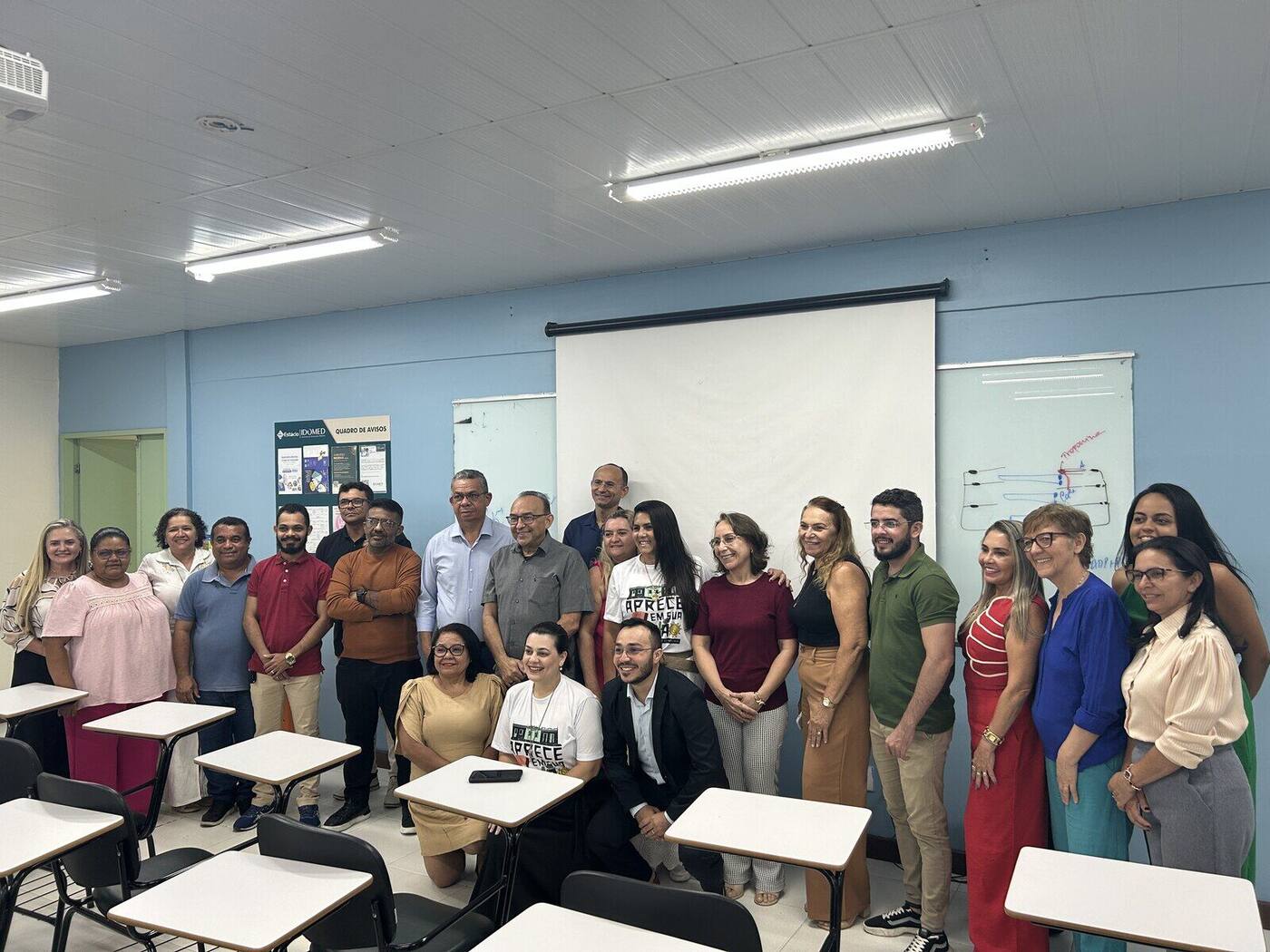 Equipe municipal reunida após treinamento técnico